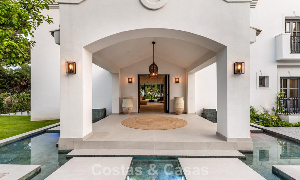 Prachtige luxevilla met tijdloze Andalusische architectuur te koop op de New Golden Mile tussen Marbella en Estepona 788365