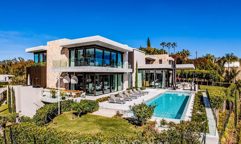 High-end luxevilla met panoramisch zeezicht te koop binnen een prestigieus resort, Benahavis - Marbella 788383