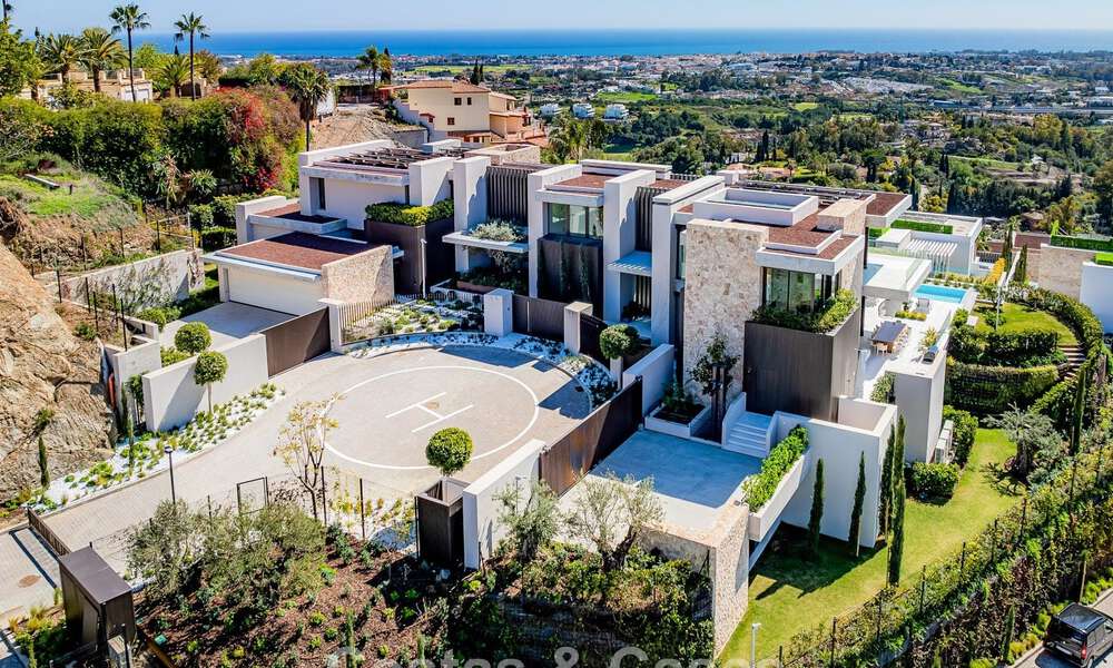 High-end luxevilla met panoramisch zeezicht te koop binnen een prestigieus resort, Benahavis - Marbella 788388