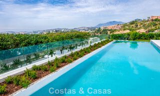 High-end luxevilla met panoramisch zeezicht te koop binnen een prestigieus resort, Benahavis - Marbella 788392 
