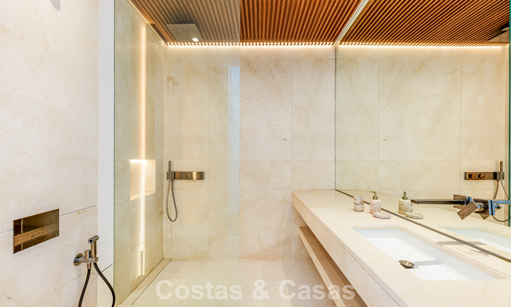 High-end luxevilla met panoramisch zeezicht te koop binnen een prestigieus resort, Benahavis - Marbella 788415