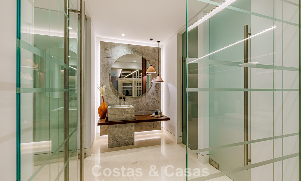 High-end luxevilla met panoramisch zeezicht te koop binnen een prestigieus resort, Benahavis - Marbella 788424