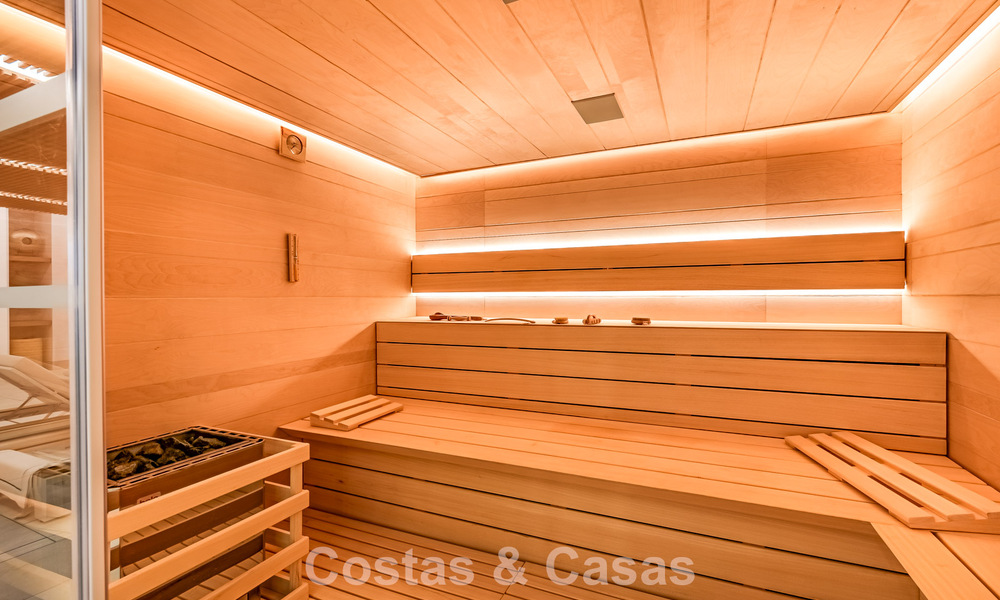 High-end luxevilla met panoramisch zeezicht te koop binnen een prestigieus resort, Benahavis - Marbella 788428