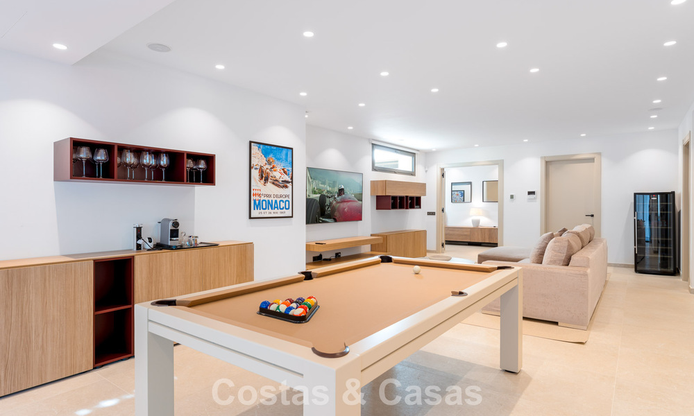 Stijlvol gerenoveerde luxevilla te koop in een bevoorrechte golfgemeenschap in Nueva Andalucia, Marbella 788440