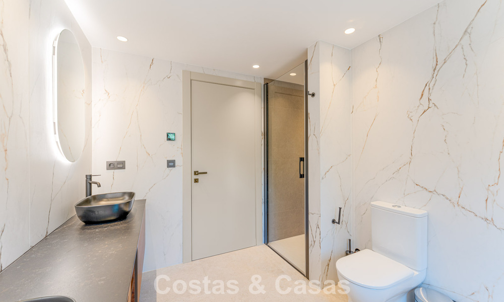 Stijlvol gerenoveerde luxevilla te koop in een bevoorrechte golfgemeenschap in Nueva Andalucia, Marbella 788445