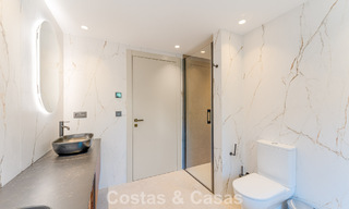 Stijlvol gerenoveerde luxevilla te koop in een bevoorrechte golfgemeenschap in Nueva Andalucia, Marbella 788445 