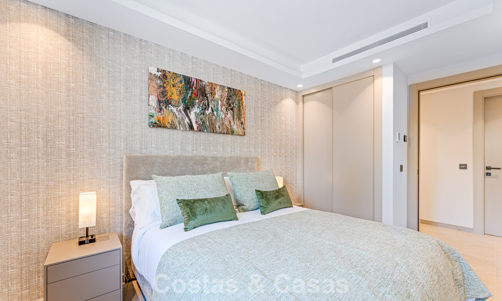 Stijlvol gerenoveerde luxevilla te koop in een bevoorrechte golfgemeenschap in Nueva Andalucia, Marbella 788451