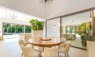 Stijlvol gerenoveerde luxevilla te koop in een bevoorrechte golfgemeenschap in Nueva Andalucia, Marbella 788464 