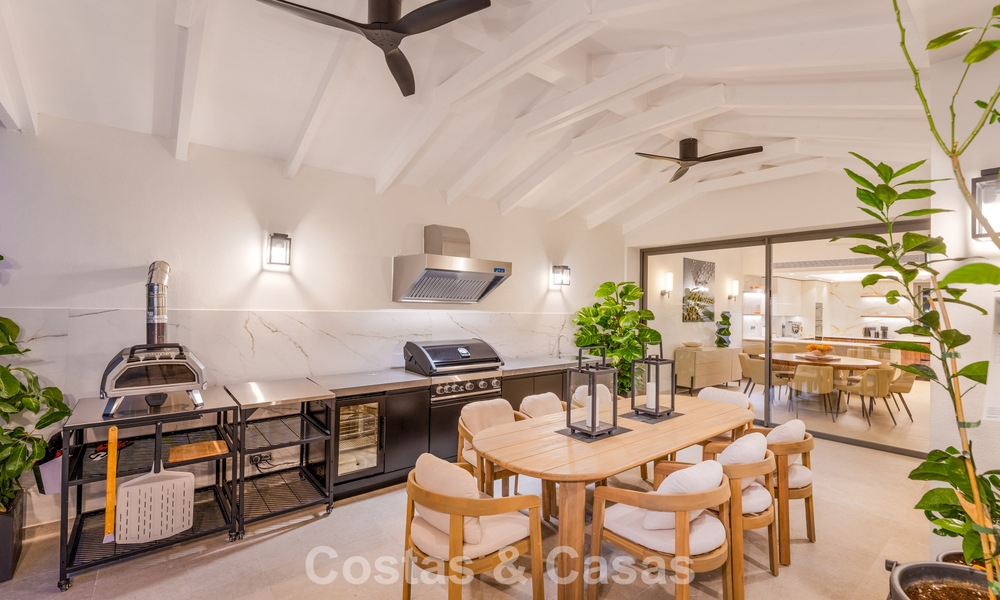 Stijlvol gerenoveerde luxevilla te koop in een bevoorrechte golfgemeenschap in Nueva Andalucia, Marbella 788475