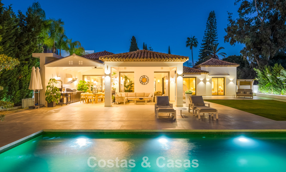 Stijlvol gerenoveerde luxevilla te koop in een bevoorrechte golfgemeenschap in Nueva Andalucia, Marbella 788479