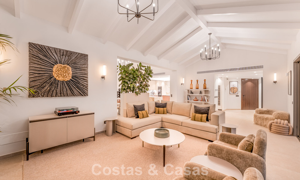 Stijlvol gerenoveerde luxevilla te koop in een bevoorrechte golfgemeenschap in Nueva Andalucia, Marbella 788484