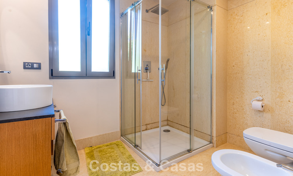 Hedendaags appartement met ruim hoekterras te koop in Marbella - Benahavis 788704