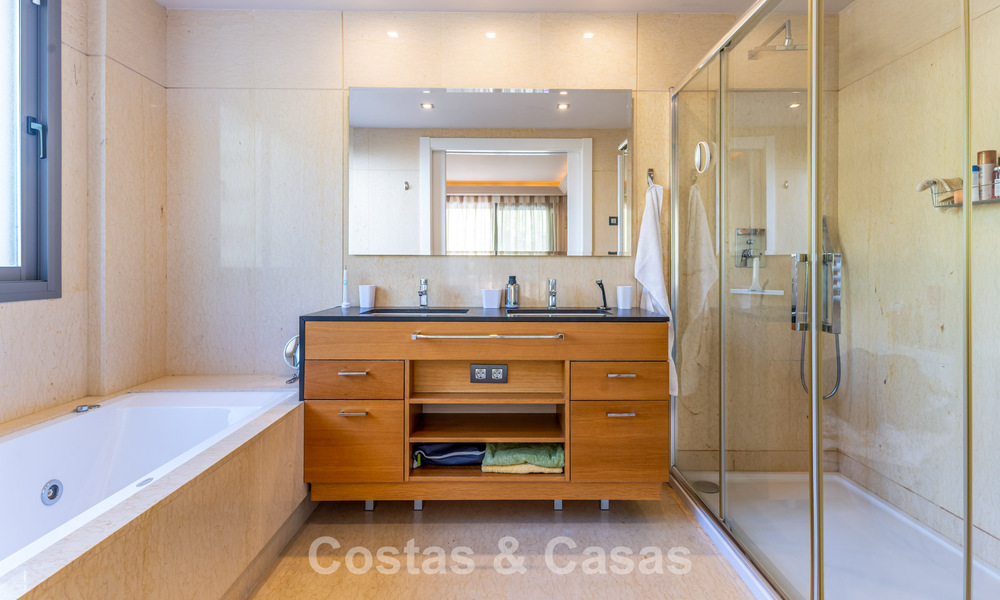 Hedendaags appartement met ruim hoekterras te koop in Marbella - Benahavis 788712