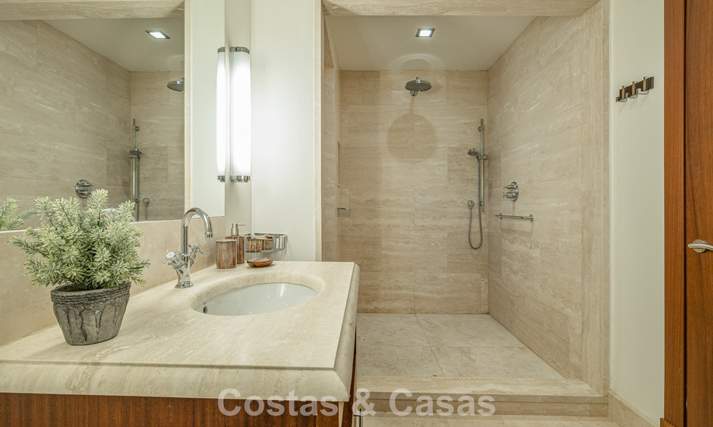 Instapklare, modernistische Spaanse villa te koop, omgeven door eersteklas golfbanen aan de Costa del Sol 788299