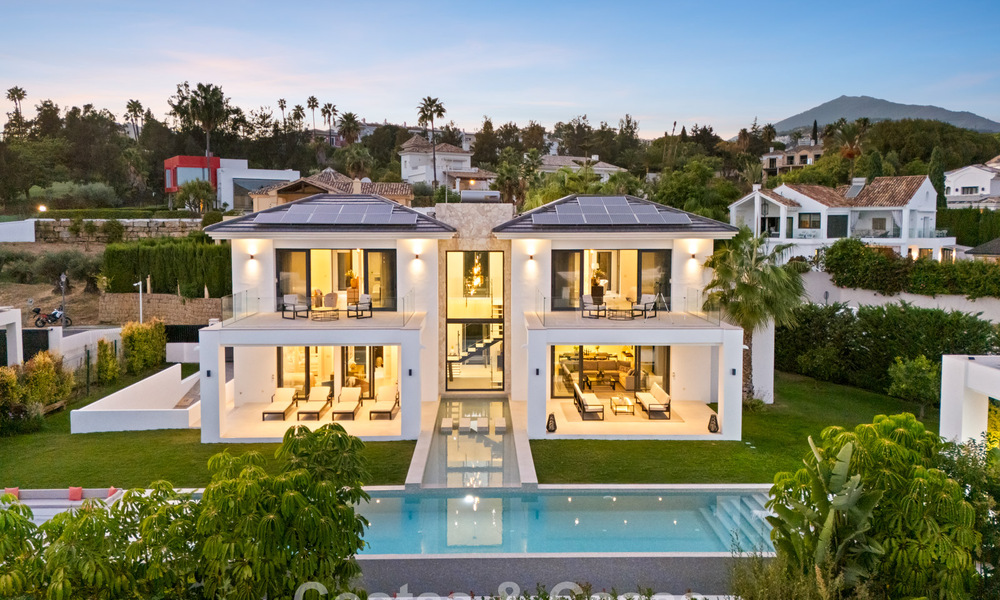 Exclusieve villa met zeezicht te koop, in een beveiligde urbanisatie in La Quinta, Marbella - Benahavis 788538