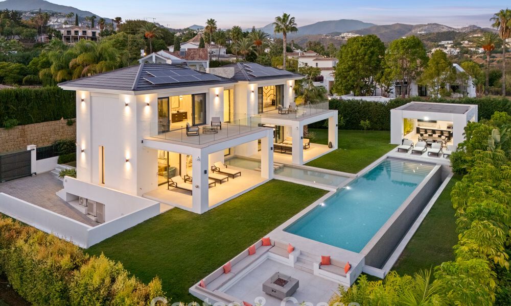 Exclusieve villa met zeezicht te koop, in een beveiligde urbanisatie in La Quinta, Marbella - Benahavis 788539