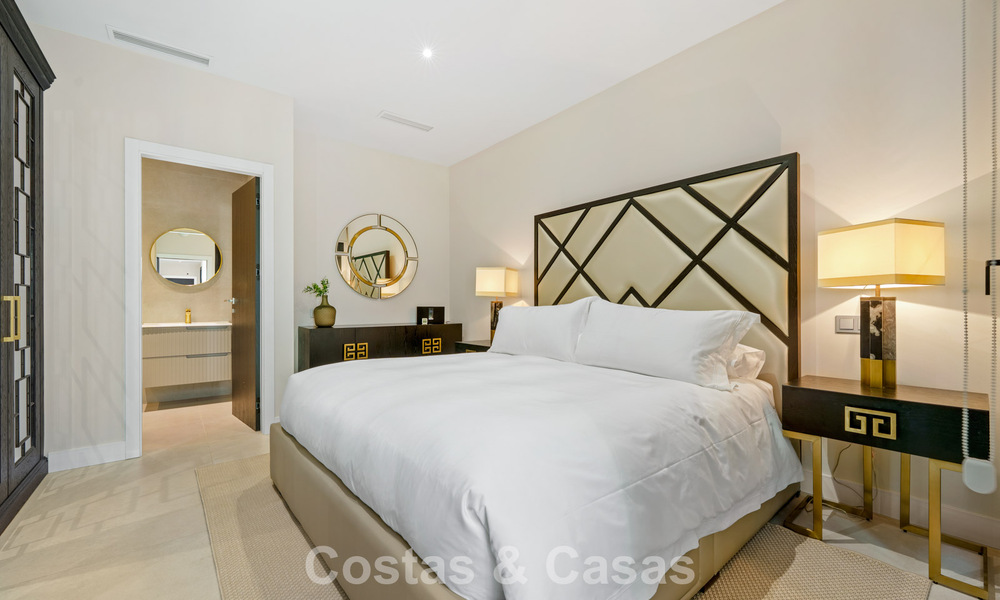 Exclusieve villa met zeezicht te koop, in een beveiligde urbanisatie in La Quinta, Marbella - Benahavis 788540