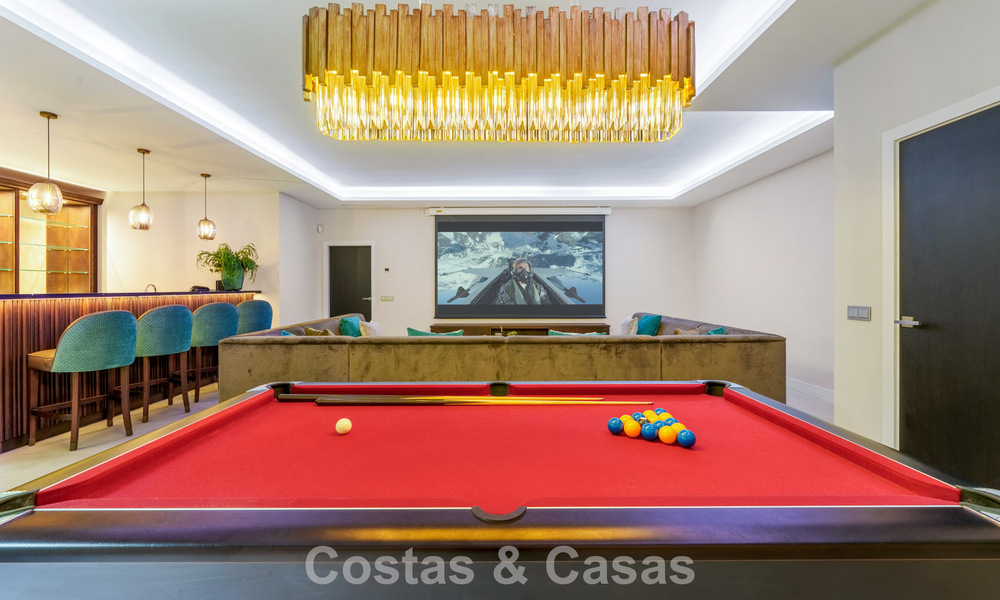 Exclusieve villa met zeezicht te koop, in een beveiligde urbanisatie in La Quinta, Marbella - Benahavis 788549