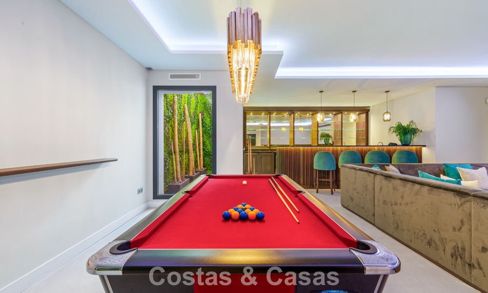 Exclusieve villa met zeezicht te koop, in een beveiligde urbanisatie in La Quinta, Marbella - Benahavis 788550