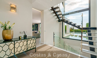 Exclusieve villa met zeezicht te koop, in een beveiligde urbanisatie in La Quinta, Marbella - Benahavis 788551 