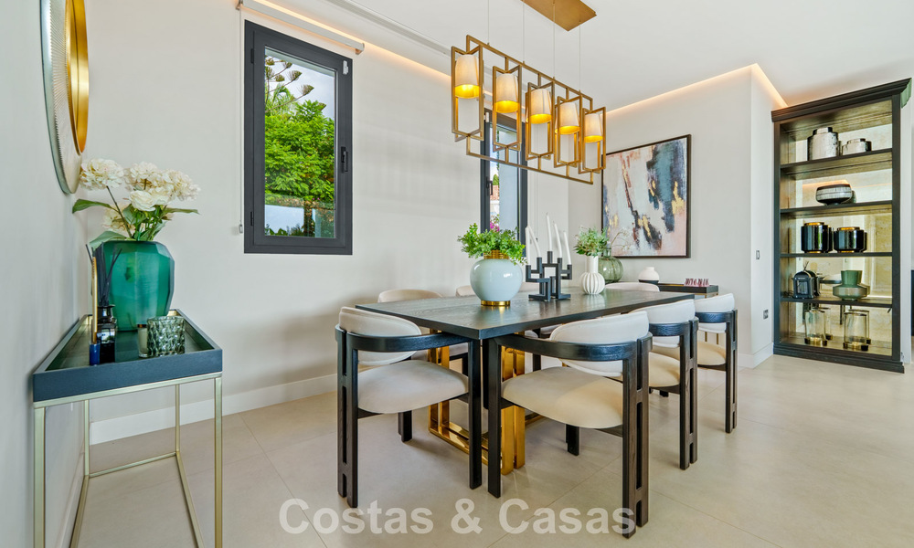 Exclusieve villa met zeezicht te koop, in een beveiligde urbanisatie in La Quinta, Marbella - Benahavis 788552