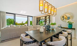 Exclusieve villa met zeezicht te koop, in een beveiligde urbanisatie in La Quinta, Marbella - Benahavis 788557 