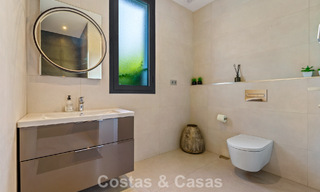 Exclusieve villa met zeezicht te koop, in een beveiligde urbanisatie in La Quinta, Marbella - Benahavis 788559 