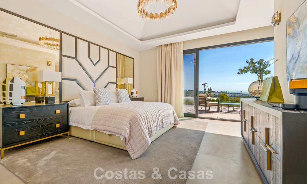 Exclusieve villa met zeezicht te koop, in een beveiligde urbanisatie in La Quinta, Marbella - Benahavis 788573