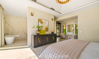 Exclusieve villa met zeezicht te koop, in een beveiligde urbanisatie in La Quinta, Marbella - Benahavis 788575 