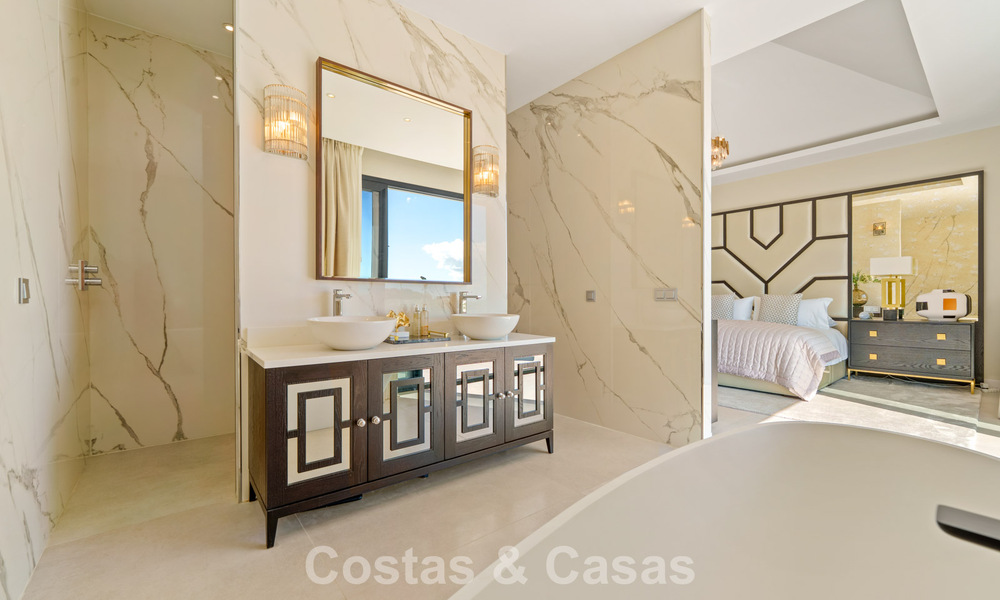 Exclusieve villa met zeezicht te koop, in een beveiligde urbanisatie in La Quinta, Marbella - Benahavis 788577