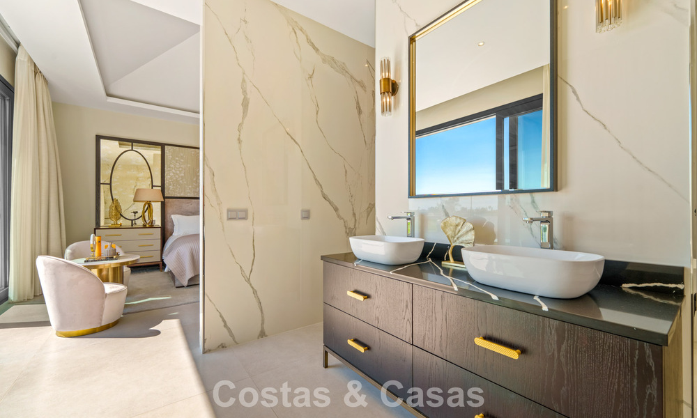 Exclusieve villa met zeezicht te koop, in een beveiligde urbanisatie in La Quinta, Marbella - Benahavis 788581