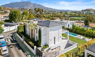 Exclusieve villa met zeezicht te koop, in een beveiligde urbanisatie in La Quinta, Marbella - Benahavis 788585 