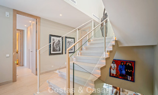 Minimalistische luxewoning met panoramisch zeezicht te koop in een prestigieus gated complex in Nueva Andalucia, Marbella 788610 