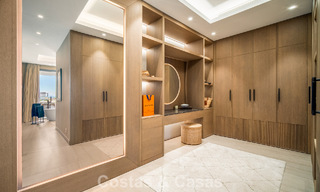 Minimalistische luxewoning met panoramisch zeezicht te koop in een prestigieus gated complex in Nueva Andalucia, Marbella 788623 