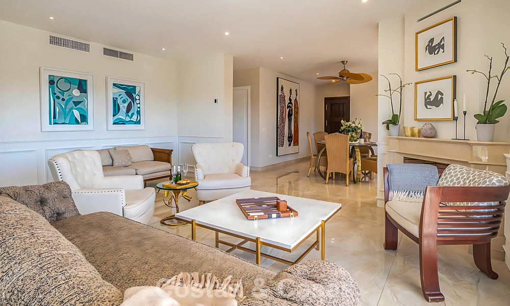 Ruime villa met mediterrane bouwstijl te koop in een gewilde urbanisatie van Marbella - Benahavis 788679