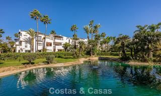 Gemoderniseerd appartement met zeezicht te koop in een strandcomplex op de New Golden Mile tussen Marbella en Estepona 788775 