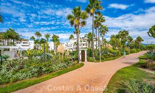 Gemoderniseerd appartement met zeezicht te koop in een strandcomplex op de New Golden Mile tussen Marbella en Estepona 788777 