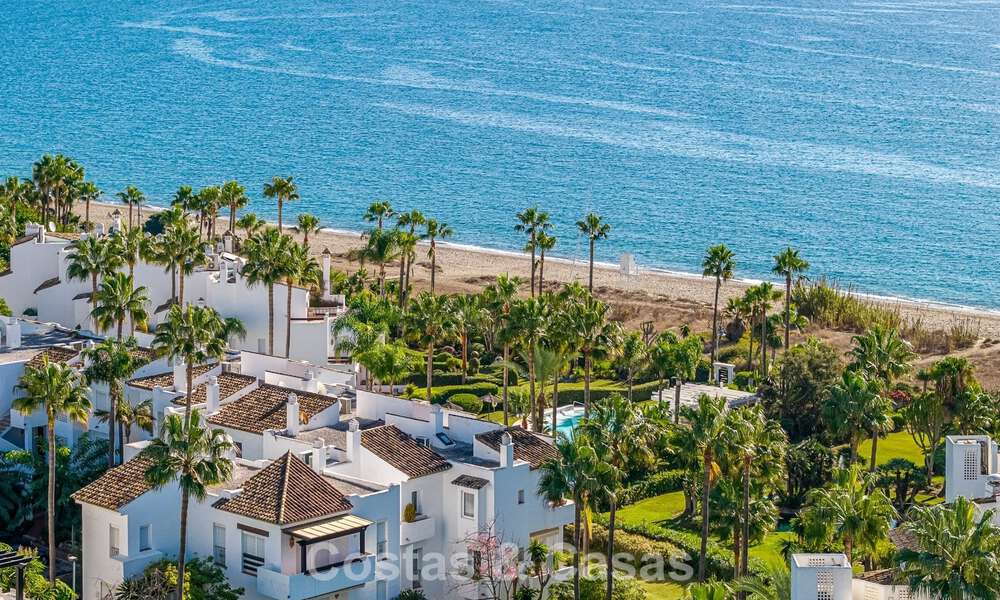 Gemoderniseerd appartement met zeezicht te koop in een strandcomplex op de New Golden Mile tussen Marbella en Estepona 788782