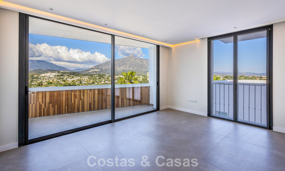 Eersteklas gerenoveerd appartement te koop op loopafstand van alles in Nueva Andalucia, Marbella 789708