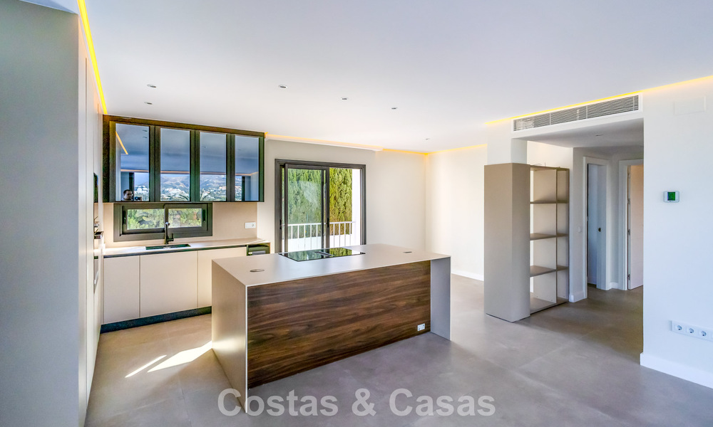 Eersteklas gerenoveerd appartement te koop op loopafstand van alles in Nueva Andalucia, Marbella 789711