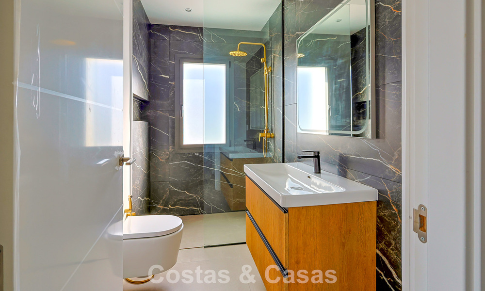 Eersteklas gerenoveerd appartement te koop op loopafstand van alles in Nueva Andalucia, Marbella 789717