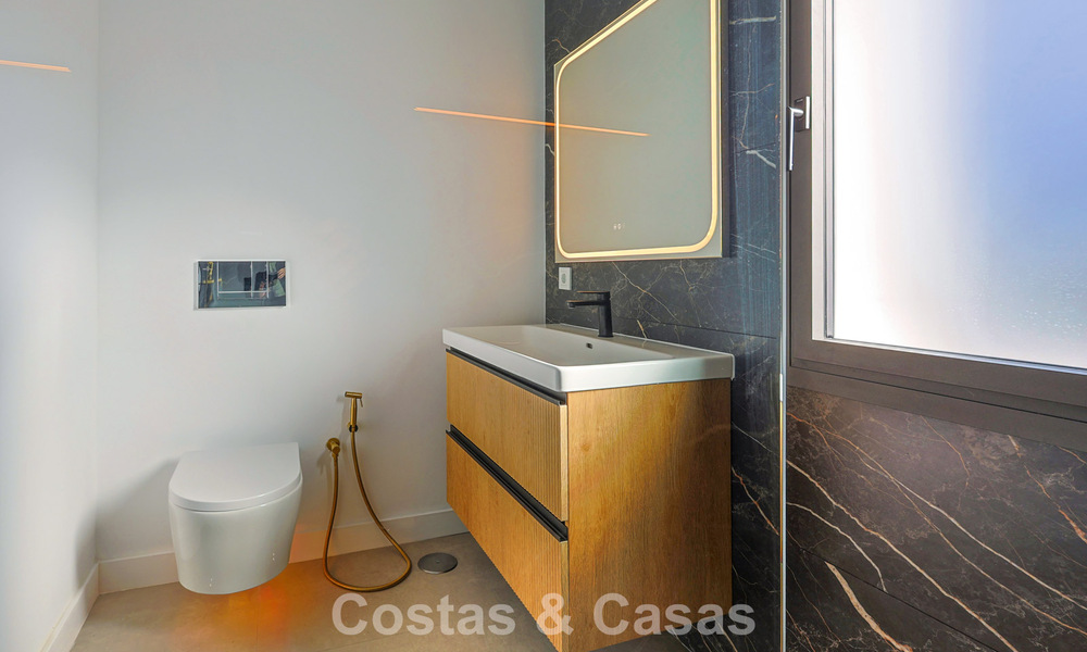 Eersteklas gerenoveerd appartement te koop op loopafstand van alles in Nueva Andalucia, Marbella 789719