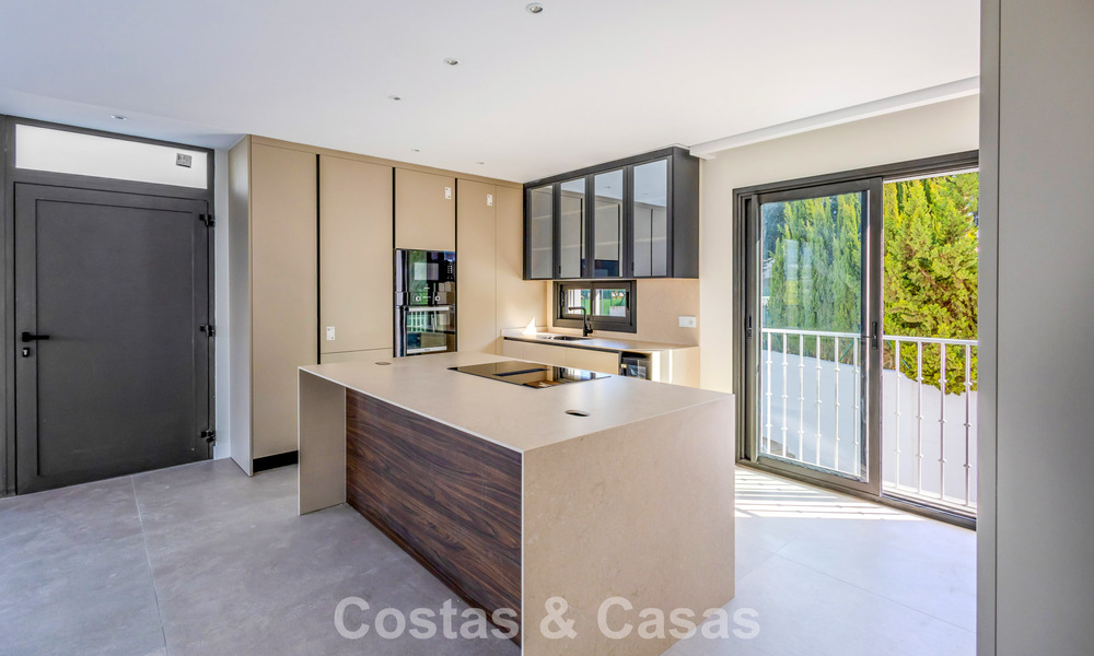 Eersteklas gerenoveerd appartement te koop op loopafstand van alles in Nueva Andalucia, Marbella 789732