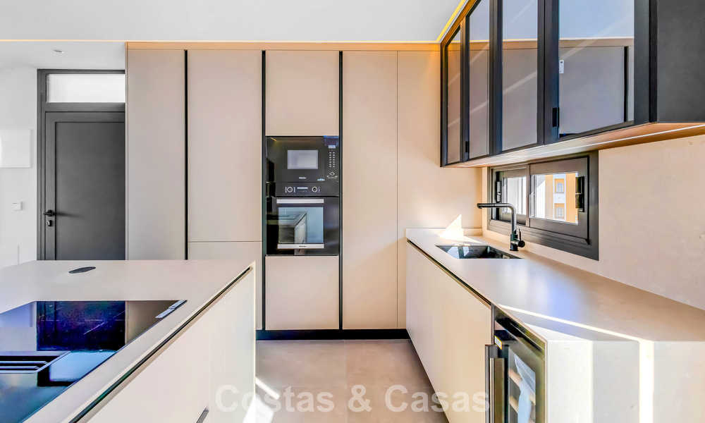 Eersteklas gerenoveerd appartement te koop op loopafstand van alles in Nueva Andalucia, Marbella 789735