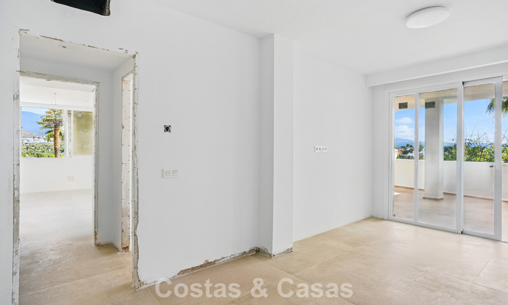 Luxueus appartement te koop met panoramisch uitzicht en op loopafstand van Puerto Banus in Nueva Andalucia, Marbella 789768