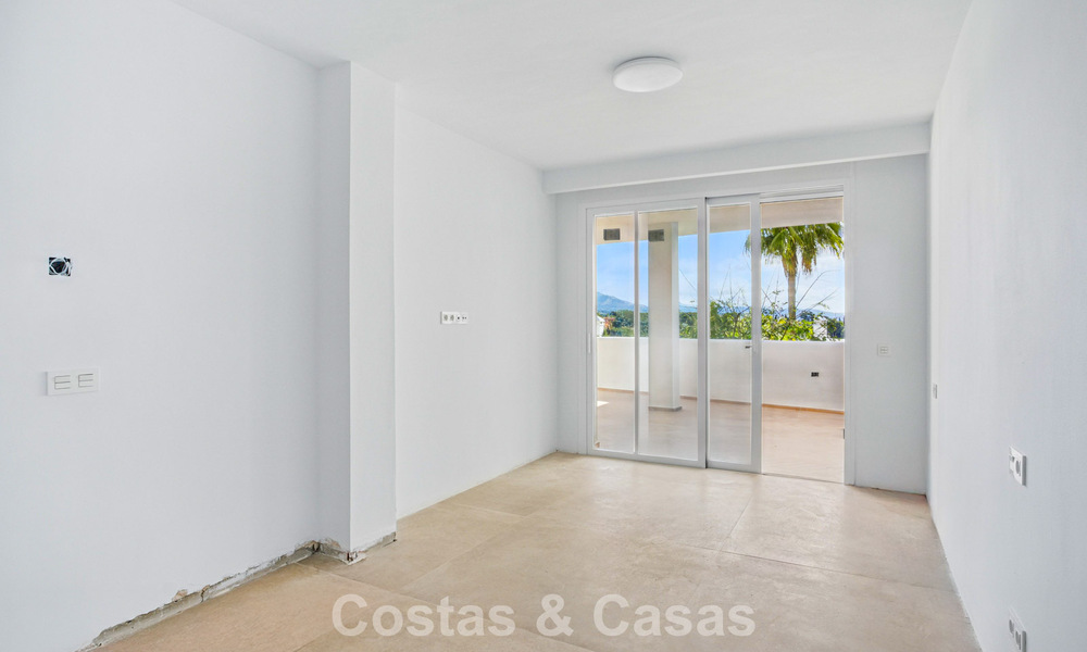 Luxueus appartement te koop met panoramisch uitzicht en op loopafstand van Puerto Banus in Nueva Andalucia, Marbella 789769