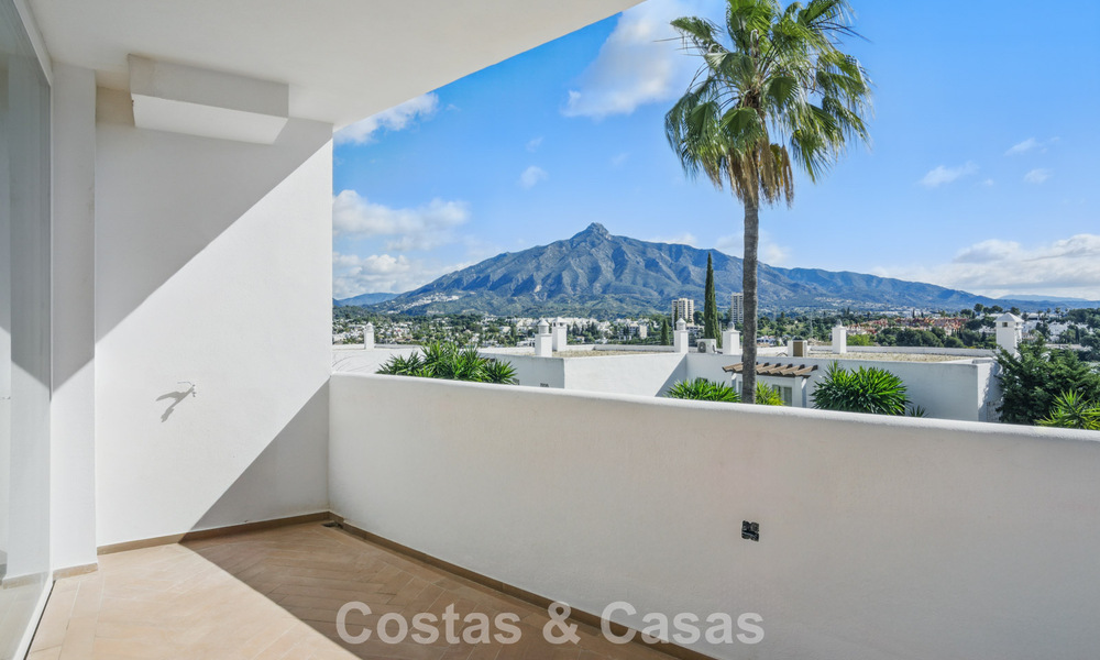 Luxueus appartement te koop met panoramisch uitzicht en op loopafstand van Puerto Banus in Nueva Andalucia, Marbella 789771