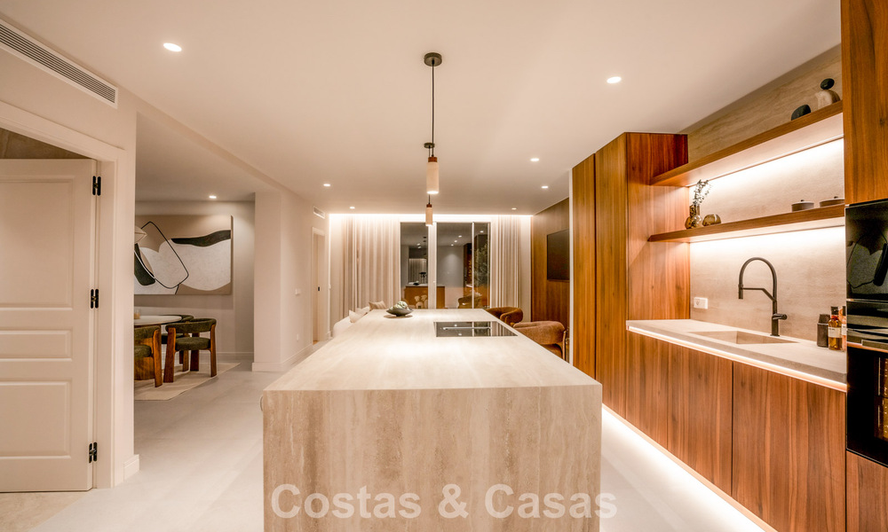 Duplex penthouse in Andalusische bouwstijl met een eigentijds interieur te koop in Nueva Andalucia, Marbella 789804