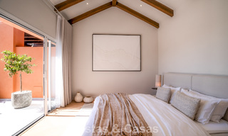 Duplex penthouse in Andalusische bouwstijl met een eigentijds interieur te koop in Nueva Andalucia, Marbella 789813 