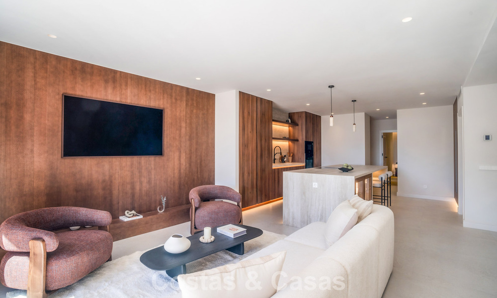 Duplex penthouse in Andalusische bouwstijl met een eigentijds interieur te koop in Nueva Andalucia, Marbella 789818